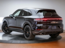 Porsche Cayenne Base AWD 2026