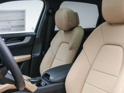 Porsche Cayenne Base AWD 2026