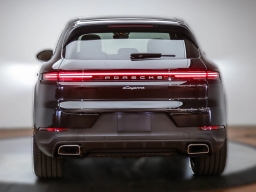 Porsche Cayenne Base AWD 2026