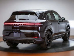 Porsche Cayenne Base AWD 2026