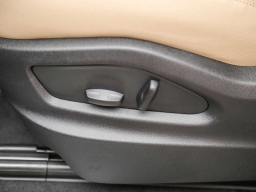 Porsche Cayenne Base AWD 2026