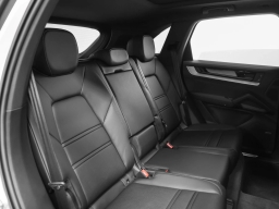 Porsche Cayenne Base AWD 2026