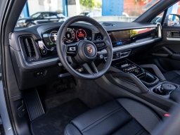 Porsche Cayenne Base AWD 2026