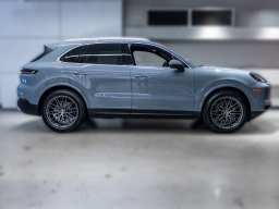 Porsche Cayenne Base AWD 2026