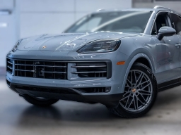 Porsche Cayenne Base AWD 2026
