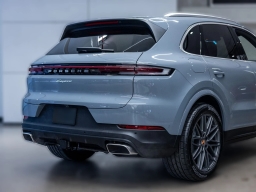Porsche Cayenne Base AWD 2026