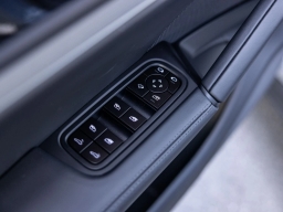 Porsche Cayenne Base AWD 2026