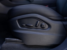Porsche Cayenne Base AWD 2026