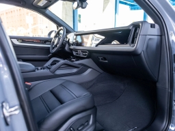 Porsche Cayenne Base AWD 2026