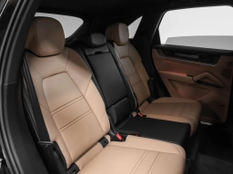 Porsche Cayenne Base AWD 2026