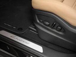 Porsche Cayenne Base AWD 2026