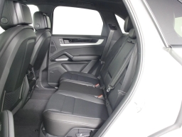 Porsche Cayenne Base AWD 2026