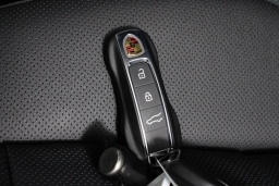 Porsche Cayenne Base AWD 2026