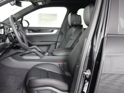 Porsche Cayenne Base AWD 2026