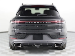 Porsche Cayenne Base AWD 2026