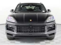Porsche Cayenne Base AWD 2026