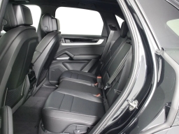Porsche Cayenne Base AWD 2026
