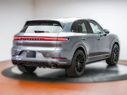 Porsche Cayenne Base AWD 2026