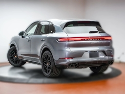 Porsche Cayenne Base AWD 2026