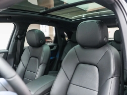 Porsche Cayenne Base AWD 2026