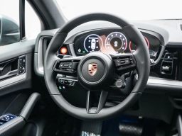 Porsche Cayenne Base AWD 2026