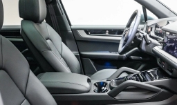 Porsche Cayenne Base AWD 2026