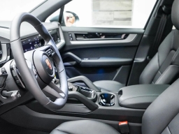 Porsche Cayenne Base AWD 2026