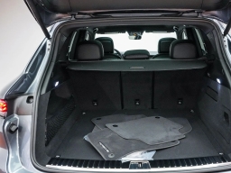 Porsche Cayenne Base AWD 2026