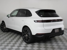 Porsche Cayenne Base AWD 2026