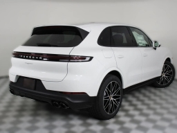 Porsche Cayenne Base AWD 2026