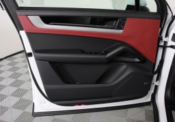 Porsche Cayenne Base AWD 2026