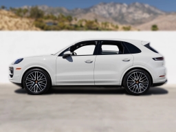 Porsche Cayenne Base AWD 2026