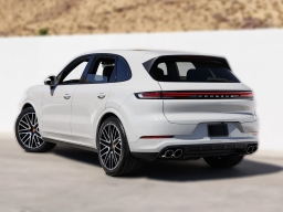 Porsche Cayenne Base AWD 2026