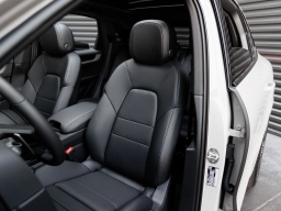 Porsche Cayenne Base AWD 2026