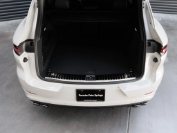 Porsche Cayenne Base AWD 2026