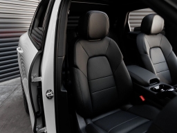 Porsche Cayenne Base AWD 2026