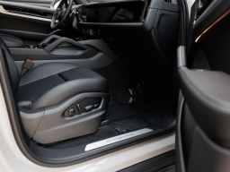 Porsche Cayenne Base AWD 2026