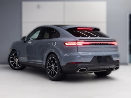 Porsche Cayenne Base AWD 2026