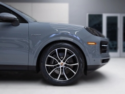 Porsche Cayenne Base AWD 2026
