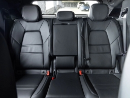 Porsche Cayenne Base AWD 2026