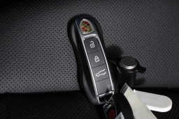 Porsche Cayenne Base AWD 2026