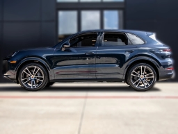 Porsche Cayenne Base AWD 2026