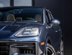 Porsche Cayenne Base AWD 2026