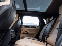 Porsche Cayenne Base AWD 2026
