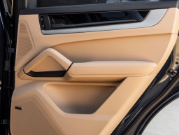 Porsche Cayenne Base AWD 2026
