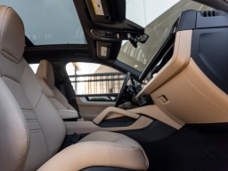 Porsche Cayenne Base AWD 2026