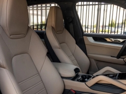 Porsche Cayenne Base AWD 2026