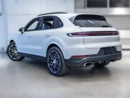 Porsche Cayenne Base AWD 2026
