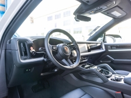 Porsche Cayenne Base AWD 2026