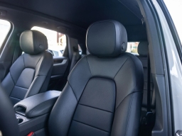 Porsche Cayenne Base AWD 2026